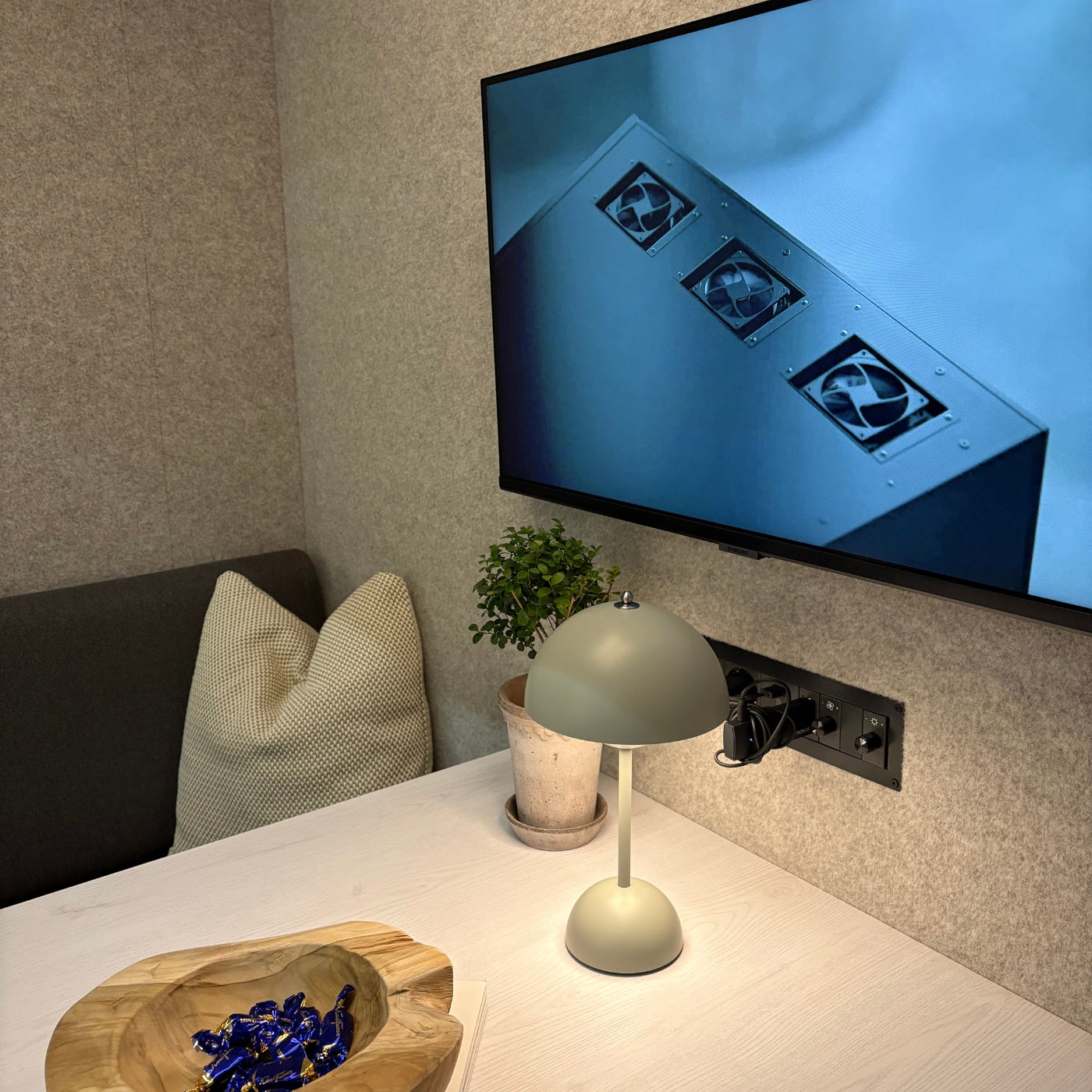 Beltton Pod Two – Mötesbås